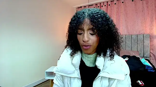 Zia Green online show from 03/08/25, 07:42