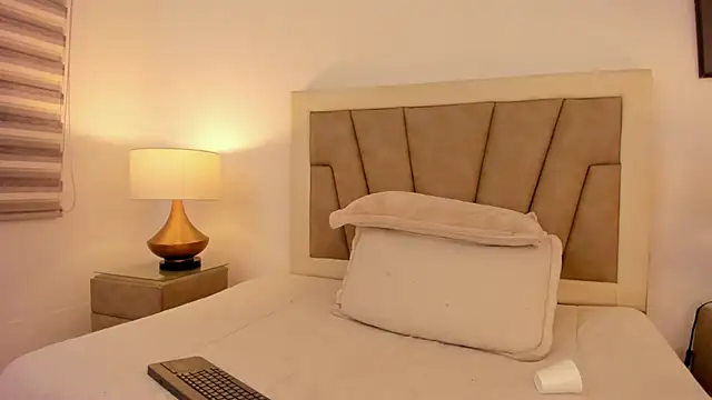 JaneLondon online show from 12/30/24, 10:34