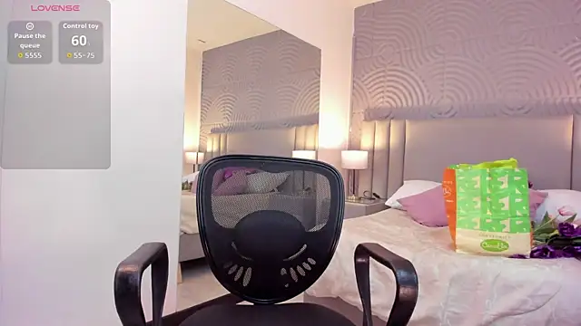 JaneLondon online show from 04/13/26, 02:00