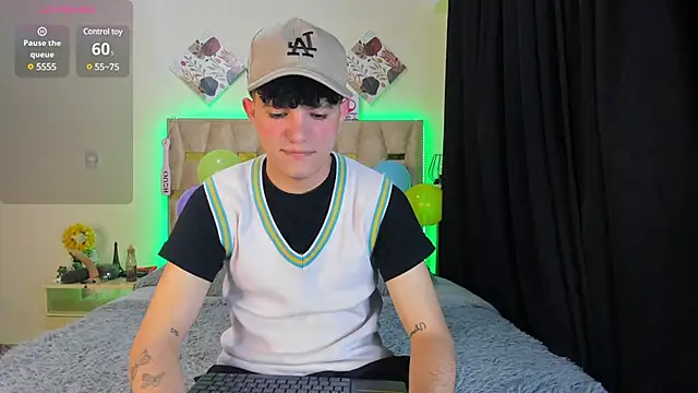 Snapshot of patrick_sanzz chatting on 03/10/25, 07:42 patrick sanzz online show from 03/10/25, 07:42