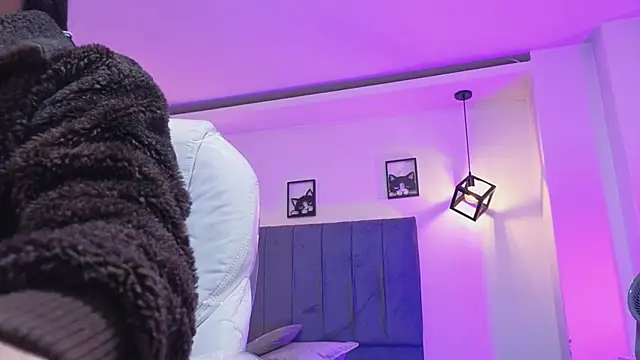 Amy Kiitty  online show from 04/18/26, 01:15