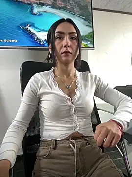 Snapshot of Amy_Kiitty_ chatting on 05/15/26, 01:40 Amy Kiitty online show from 05/15/26, 01:40