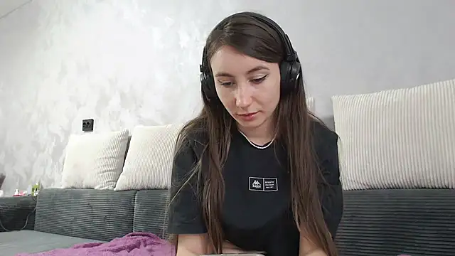 viviandaimond1 online show from 10/19/25, 11:22