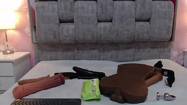 Snapshot of KarinaSimonz chatting on 02/11/25, 07:27 KarinaSimonz online show from 02/11/25, 07:27