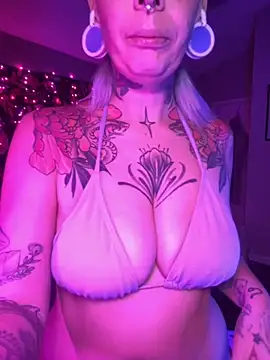 GoldieBakeman online show from 11/10/25, 05:45