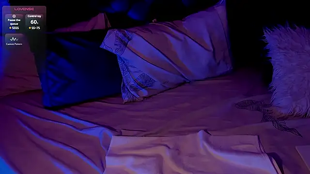 Snapshot of _Chartlotte chatting on 01/11/25, 11:24 Chartlotte online show from 01/11/25, 11:24