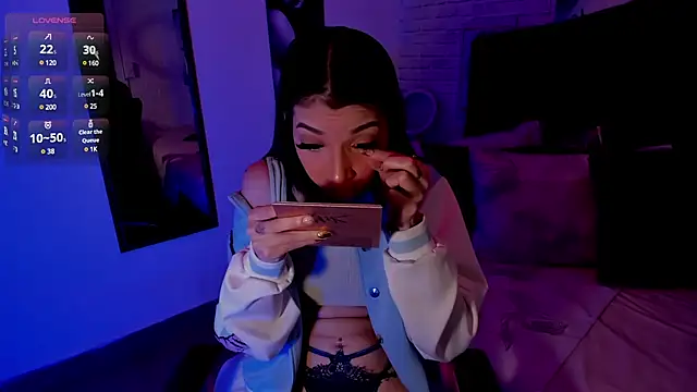 Snapshot of _Chartlotte chatting on 01/17/25, 08:44 Chartlotte online show from 01/17/25, 08:44