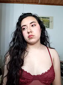 Snapshot of Emi_chik chatting on 11/28/25, 11:02 Emi chik online show from 11/28/25, 11:02