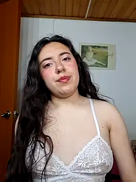 Emi chik online show from 04/05/26, 09:28