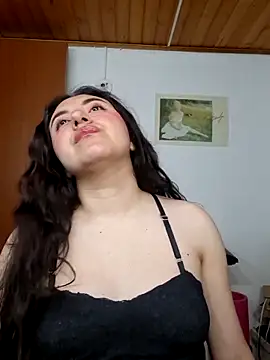 Emi chik online show from 04/09/26, 10:42