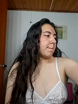 Emi chik online show from 04/12/26, 09:03