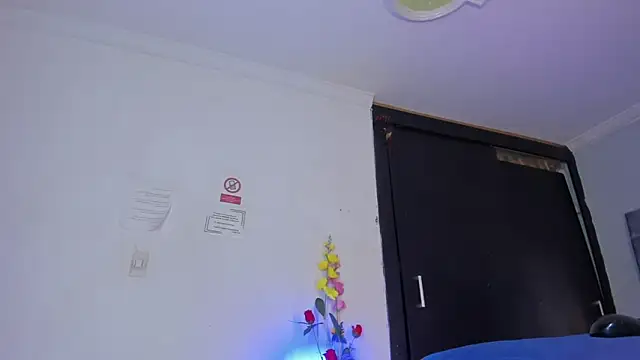 Eyleen Santos online show from 03/28/26, 07:57