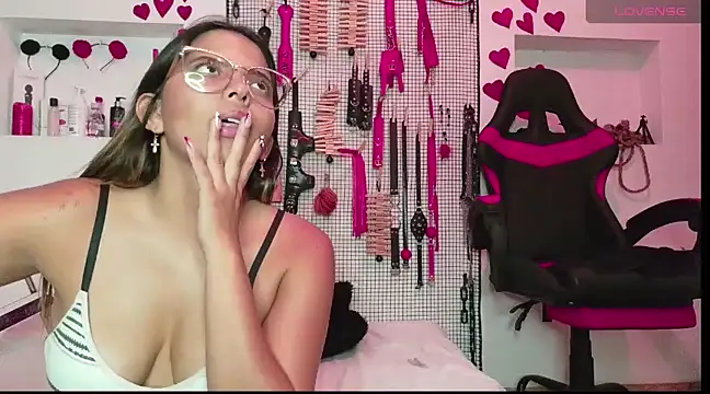 Snapshot of Megaan_Greey chatting on 03/04/25, 10:05 Megaan Greey online show from 03/04/25, 10:05