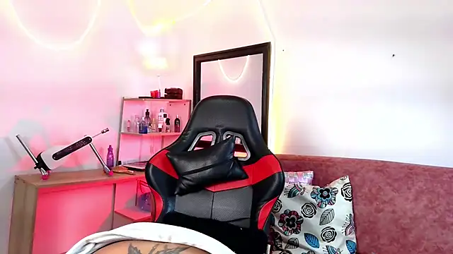 Megaan Greey online show from 07/18/26, 12:04