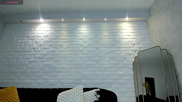 KatieNolan 1 online show from 02/08/25, 07:27