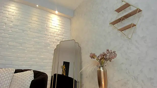 KatieNolan 1 online show from 02/09/25, 01:33