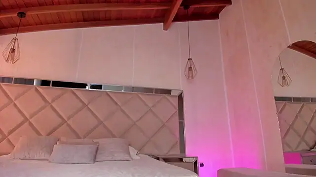 KatieNolan 1 online show from 03/19/25, 09:48