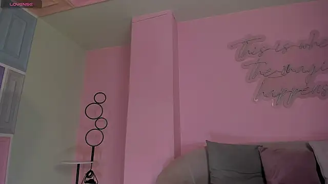 KatieNolan 1 online show from 04/03/26, 07:45