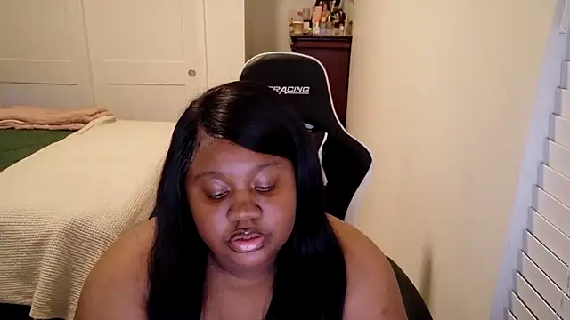 Snapshot of explosivekitty69 chatting on 11/17/25, 07:58 explosivekitty69 online show from 11/17/25, 07:58