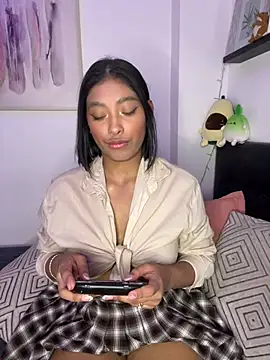 Isabella fasilier online show from 02/14/25, 12:41