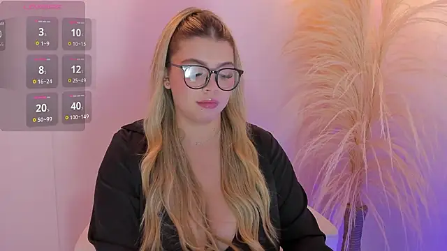 thaliafox  online show from 02/06/26, 09:07