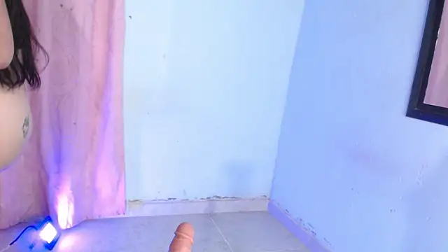 April sexycurvi online show from 10/30/25, 08:05