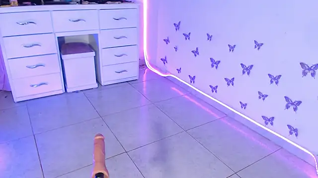 April sexycurvi online show from 04/02/26, 08:34