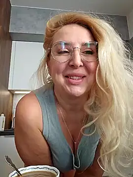 MariaRichi  online show from 03/22/25, 07:15