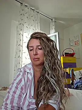 MariaRichi  online show from 10/01/25, 07:58