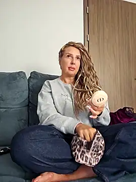 MariaRichi  online show from 10/07/25, 08:33