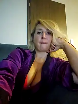 MariaRichi  online show from 10/19/25, 07:14