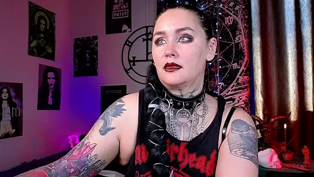 Snapshot of Emmybrightj_ chatting on 05/25/26, 02:06 Emmybrightj online show from 05/25/26, 02:06