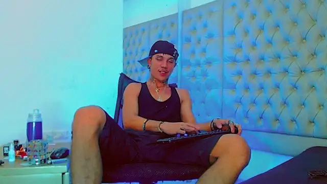 HannibalLester online show from 02/04/25, 12:00