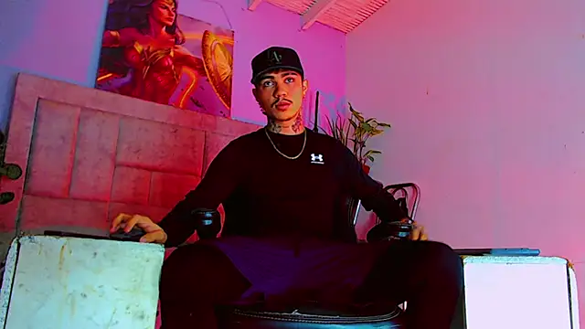 HannibalLester online show from 10/17/25, 01:14