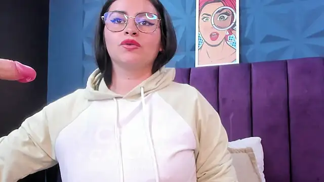 NicoleJonss online show from 05/16/26, 12:18