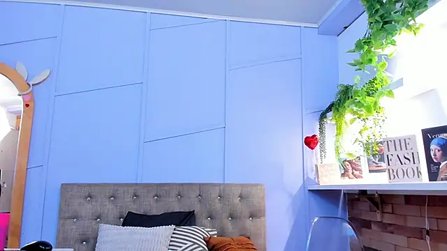 Snapshot of nathalie_rossel chatting on 10/30/25, 08:09 nathalie rossel online show from 10/30/25, 08:09