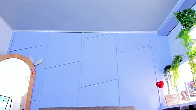 Snapshot of nathalie_rossel chatting on 11/17/25, 07:52 nathalie rossel online show from 11/17/25, 07:52