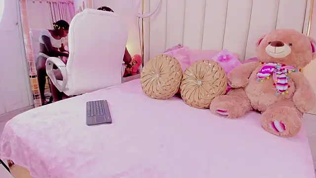 evangelin ts online show from 10/22/25, 01:55