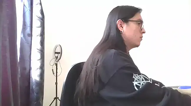 Snapshot of Pitton031 chatting on 02/26/25, 09:27 Pitton031 online show from 02/26/25, 09:27