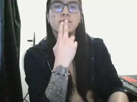 Snapshot of Pitton031 chatting on 03/05/25, 10:54 Pitton031 online show from 03/05/25, 10:54