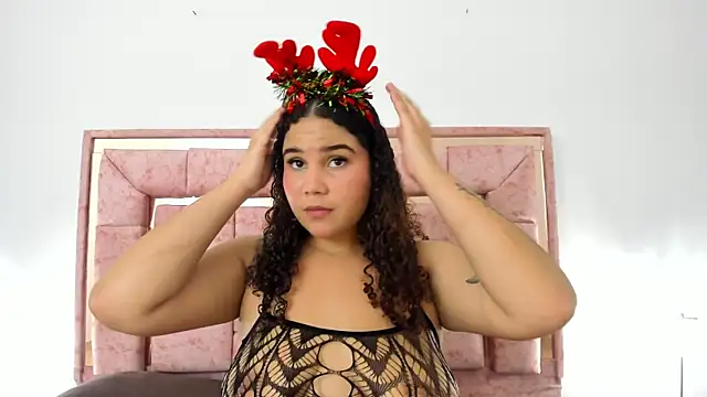 zoee lovv online show from 12/18/24, 03:15