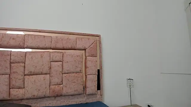 zoee lovv online show from 12/20/24, 09:43