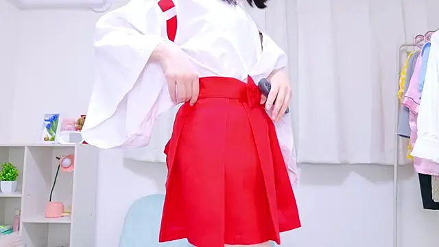 Yurie  online show from 01/05/25, 02:17