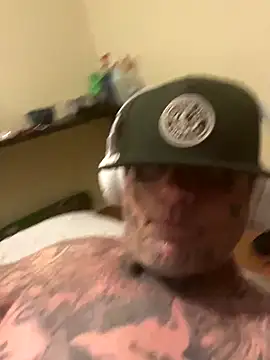 Snapshot of got14ya75 chatting on 10/17/25, 01:53 got14ya75 online show from 10/17/25, 01:53