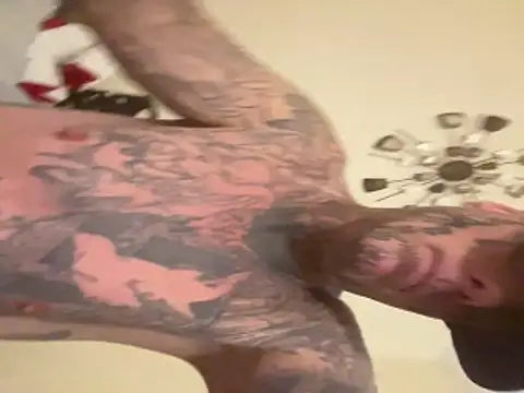 Snapshot of got14ya75 chatting on 10/26/25, 03:51 got14ya75 online show from 10/26/25, 03:51