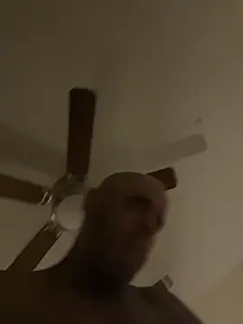 Snapshot of got14ya75 chatting on 10/27/25, 12:20 got14ya75 online show from 10/27/25, 12:20