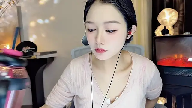 Snapshot of xiaodaibabyy chatting on 02/13/25, 04:39 xiaodaibabyy online show from 02/13/25, 04:39