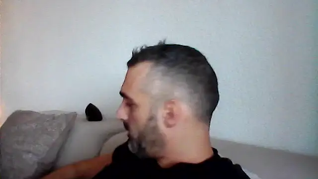 Snapshot of Assodispade3 chatting on 12/17/25, 09:26 Assodispade3 online show from 12/17/25, 09:26