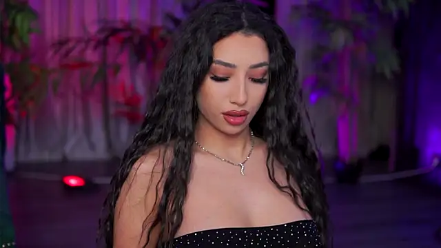 GinaValentinna online show from 09/18/25, 07:16