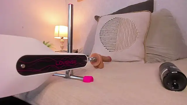 Caroline dh online show from 04/15/26, 11:39